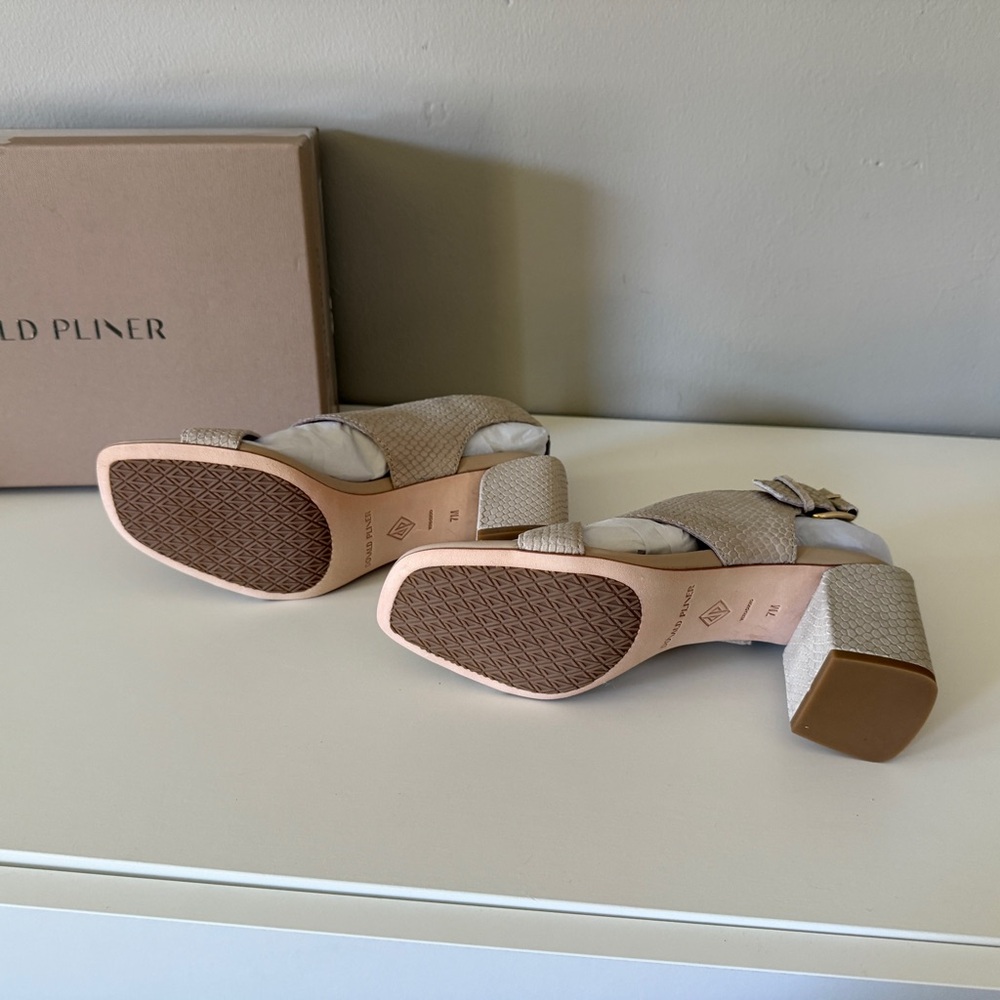 NWT Donald Pliner Pasha Vintage Leather Block Heel Praline-Metallic Snake Print - Picture 6 of 8